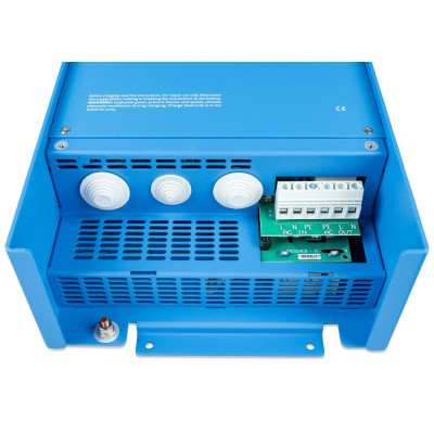 Měnič/nabíječ Victron Energy MultiPlus C 12V/2000VA/80A-30A